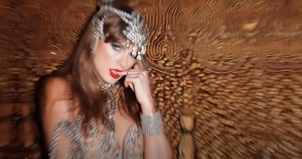 Taylor Swift Is A 30-Something Cosplaying As A Teen, And It Shows