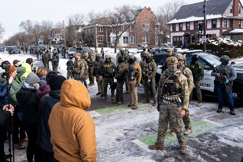Criticism of ICE Agents Escalates Amid Protests in Minnesota