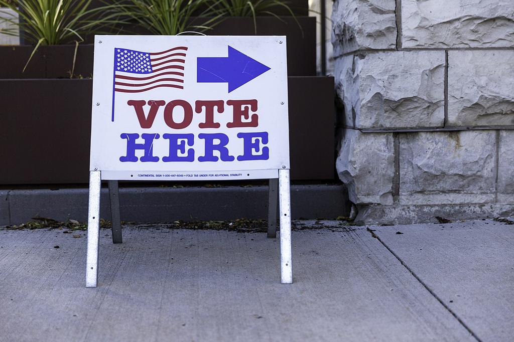 Primary Elections Begin as Conservatives Seek to Oust Establishment Republicans