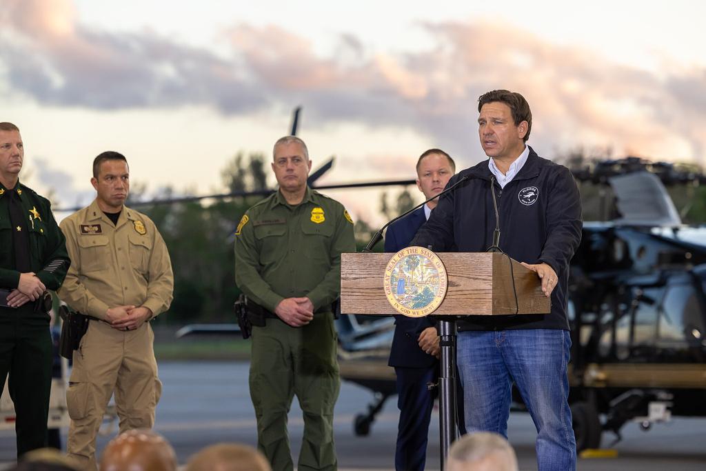DeSantis Signs New Congressional Map Favoring Republicans Ahead of Midterms