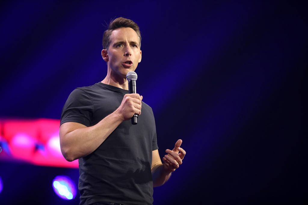 Hawley Demands MLB Address Allegations of Discrimination Against Christian Players