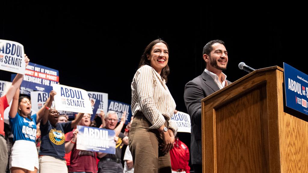 Democratic Socialists Outline Plan to Overhaul U.S. Institutions