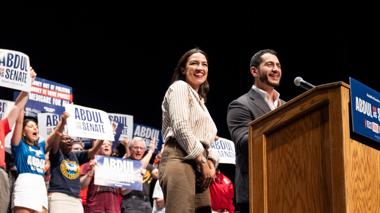 Democratic Socialists Outline Plan to Overhaul U.S. Institutions