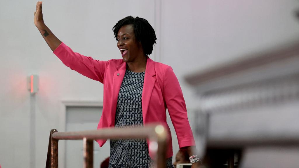 Florida Primaries Deliver Upsets and Set November Matchups