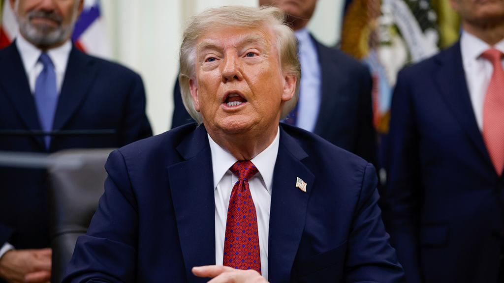 Trump Signals Support for Fed Chair Warsh Amid Rate Hike Talk