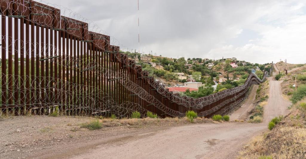 Federal Government Plans Three New Border Patrol Stations, Two Checkpoints in Arizona