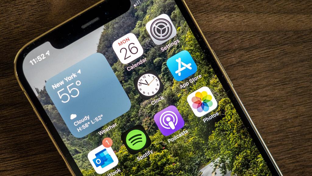 Apple News Voting Guides Face Scrutiny for Political Bias, FTC Warning