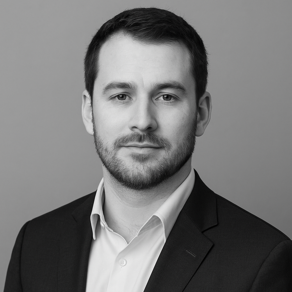 Liam Walker headshot