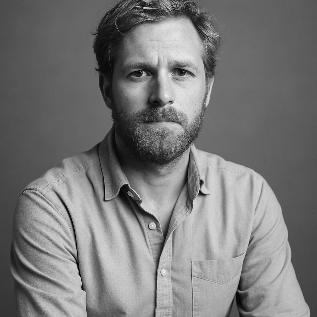 Oliver Brown headshot