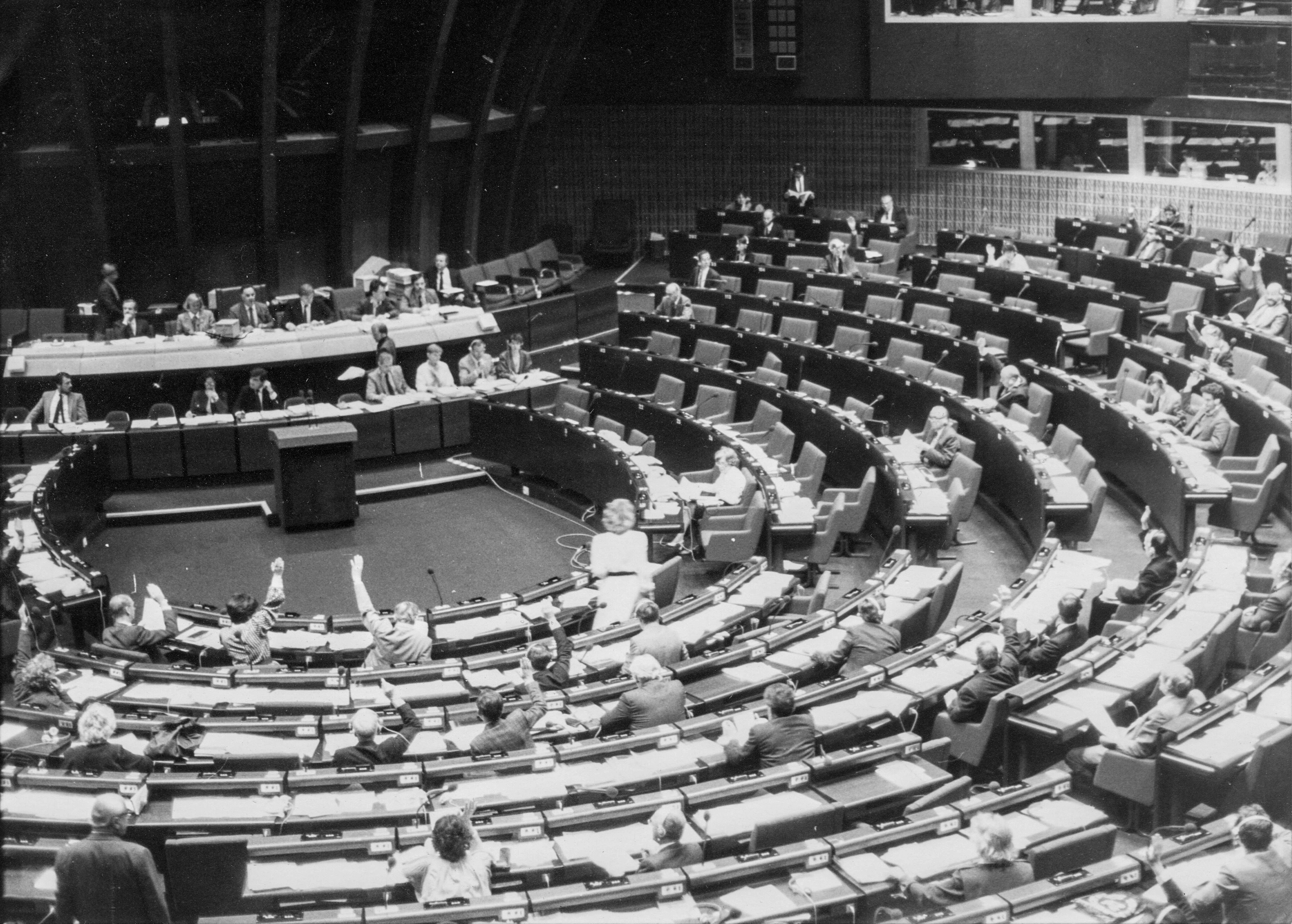 Sitzung des Europa Parlament im April 1985