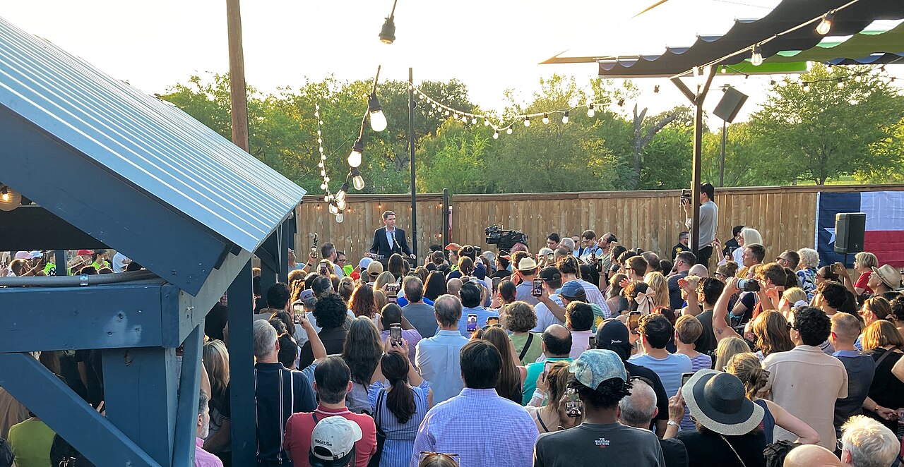 ¡Viva Democracy! Awesome turnout last night at the James Talarico Rally at The Backyard.jpg