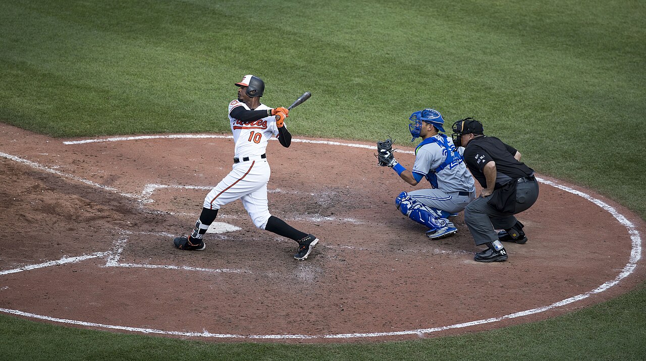 Adam Jones (36617052550).jpg