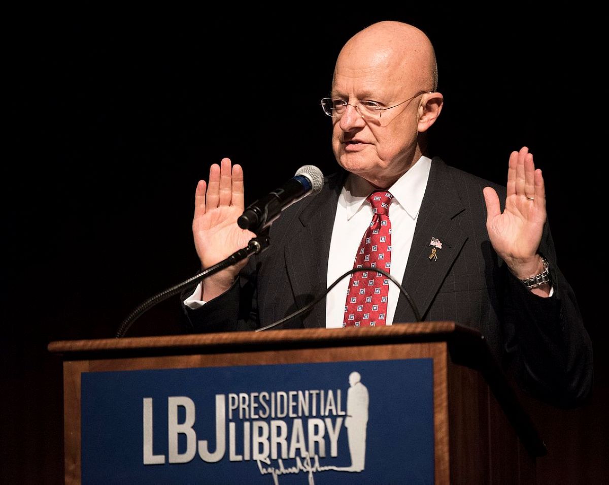 Clapper Pushed NSA Chief To Sign On To Erroneous Intel Report
