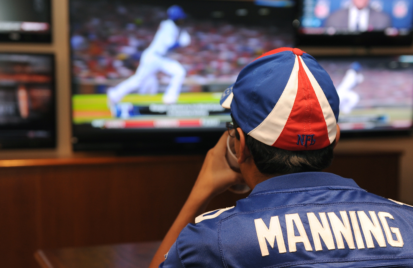 Major Sports Leagues Strengthen Ties with Networks Amid Streaming Challenges