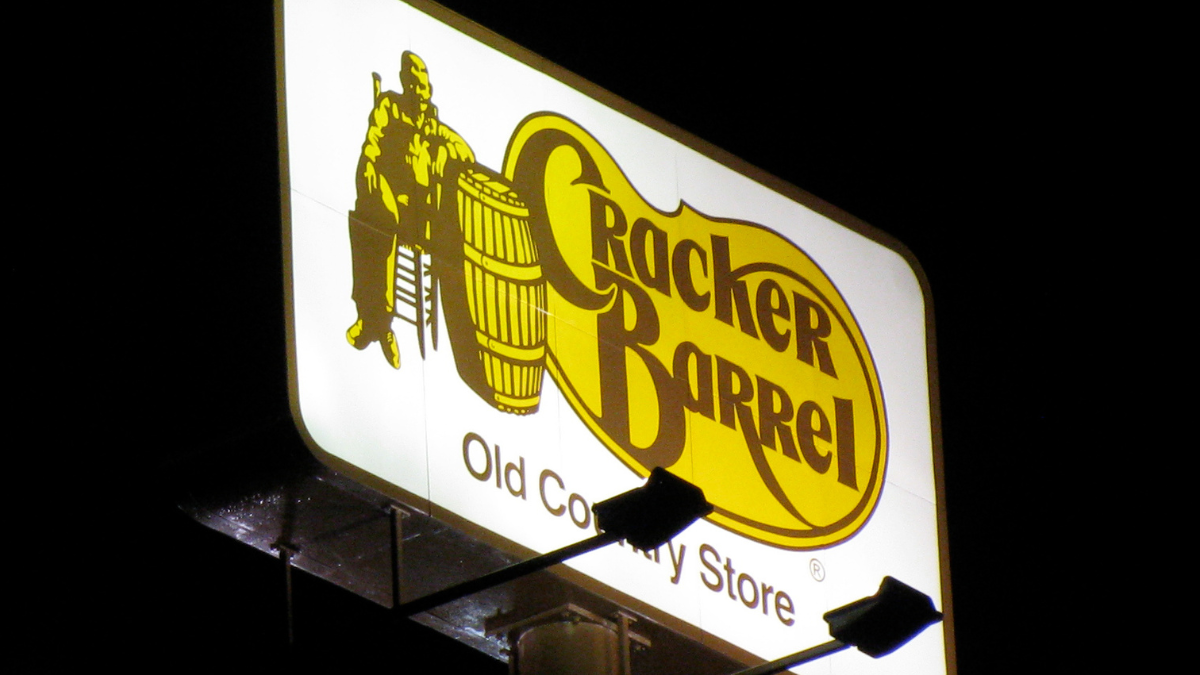 Cracker Barrel Faces Backlash Amid Declining Quality and Controversial Rebranding