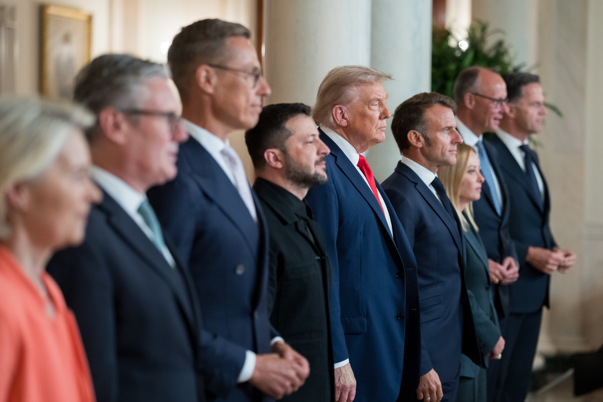 Europe Urged to Take Lead on Ukraine Security Guarantees