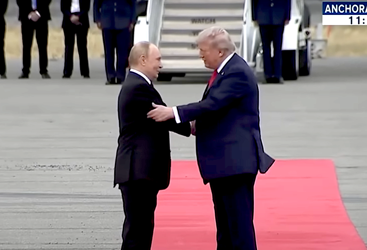 Trump's Foreign Policy Faces Criticism from Bureaucratic Circles
