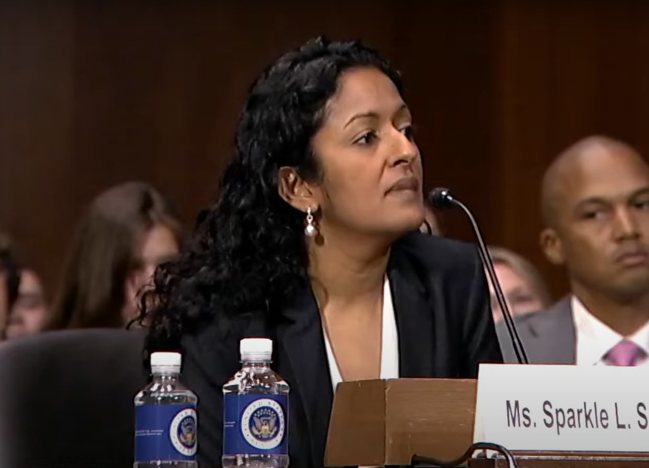 Debate Over Foreign Citizenship in U.S. Government Positions Intensifies