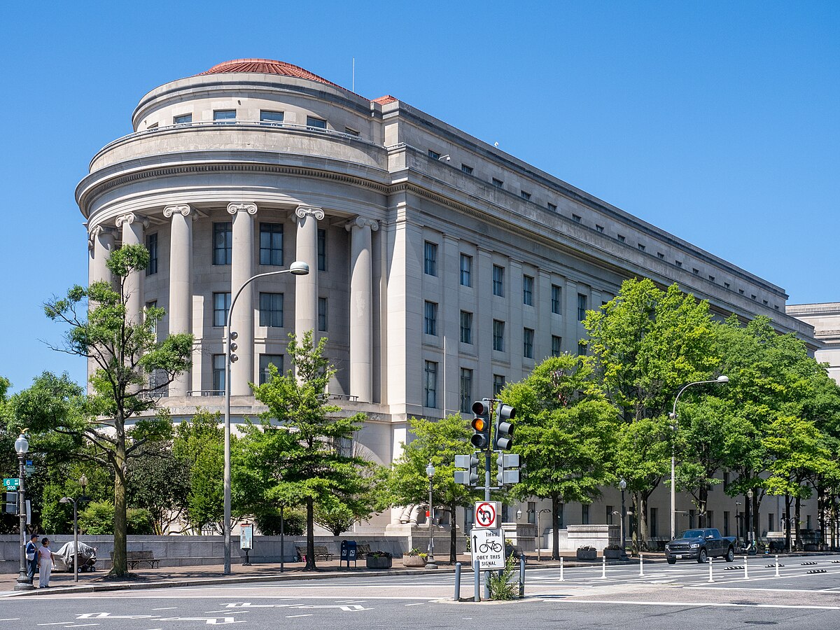 Supreme Court Allows Trump to Fire FTC Member Pending Case Review