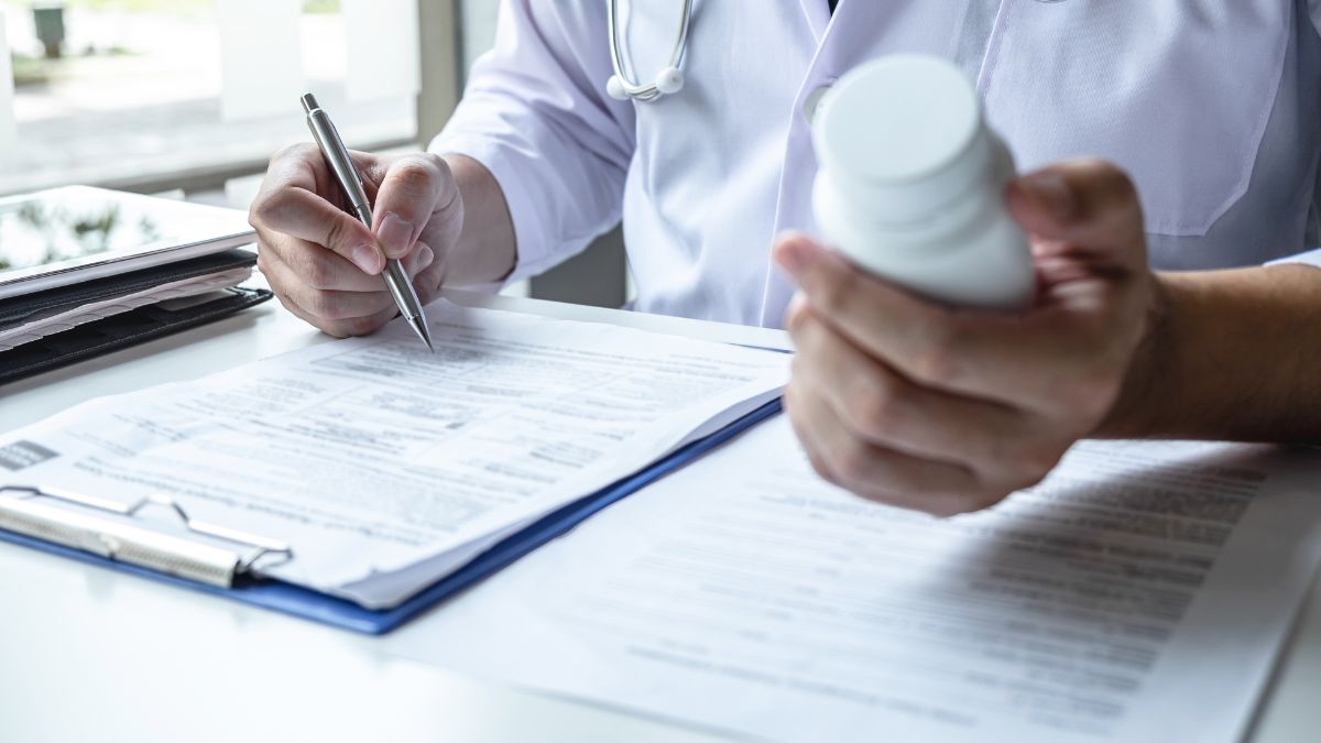 Ohio Doctor Suspended for Allegedly Administering Abortion Drugs to Girlfriend