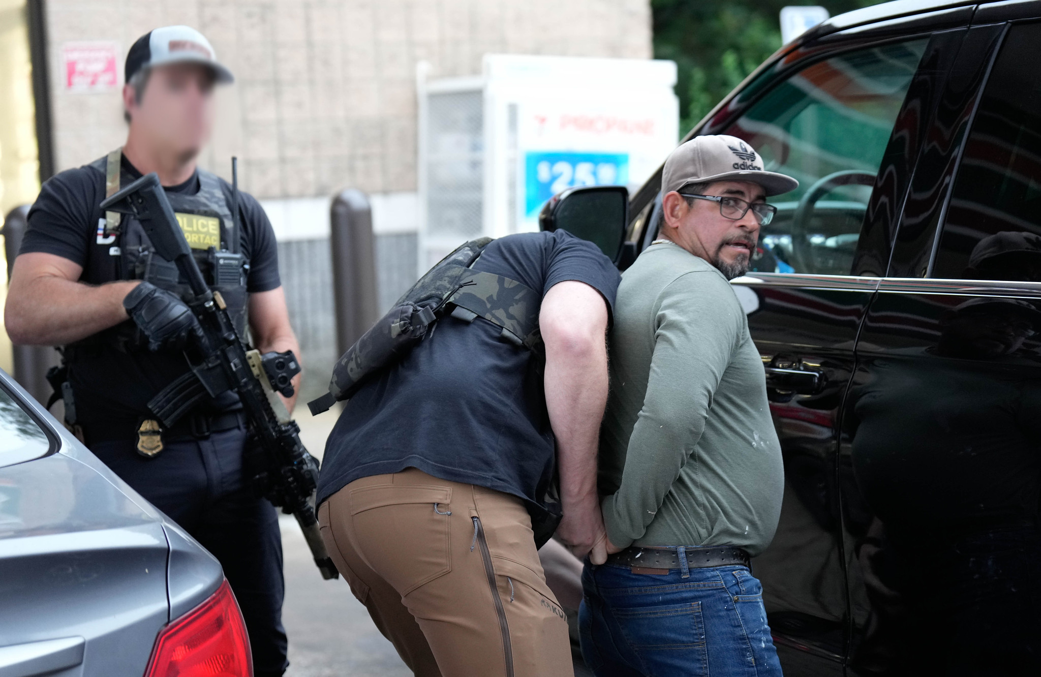 Criticism of Biden's Immigration Policies Intensifies Following NYT Article