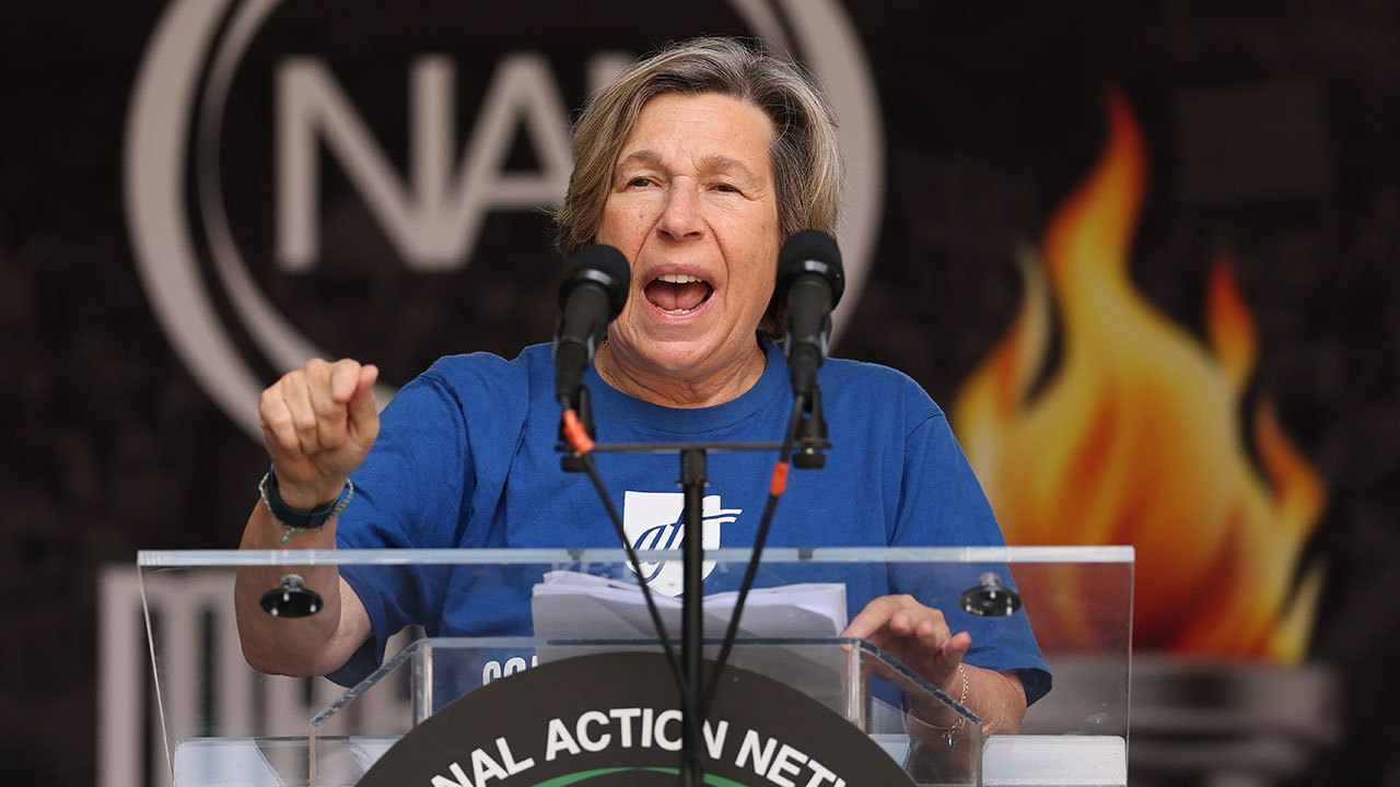 Teachers Union Endorses State Resistance to Federal Immigration Enforcement