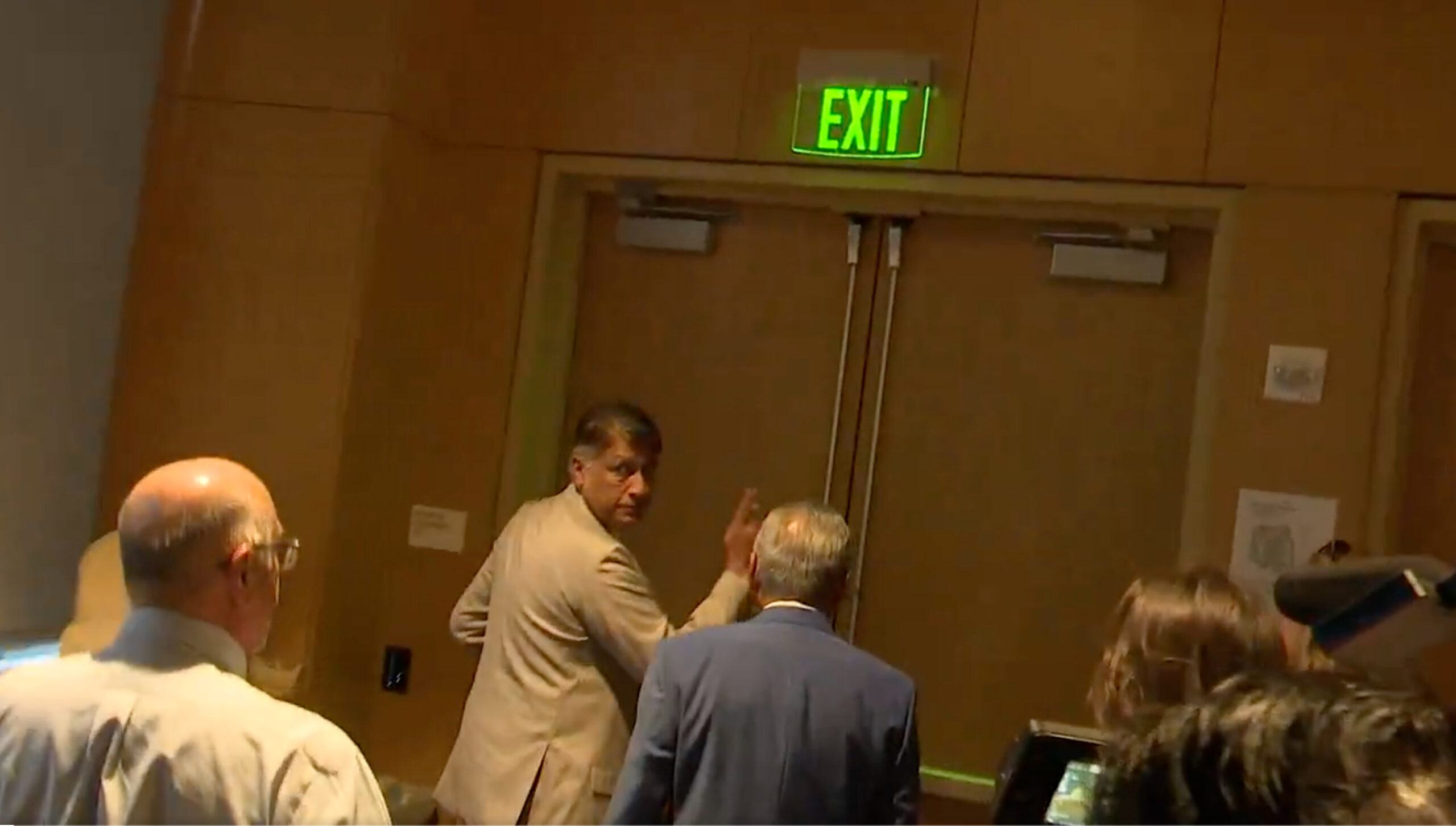 California High-Speed Rail Board Restricts CEO’s Contract Powers Amid Consultant Spending Scandal